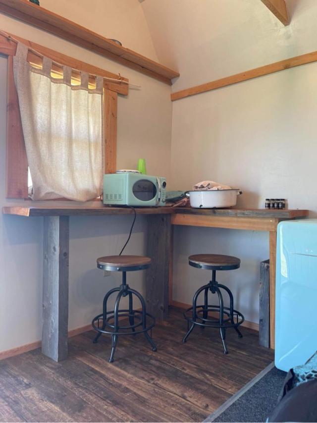 Montana Old West Cabins Guest House Babb Exterior photo